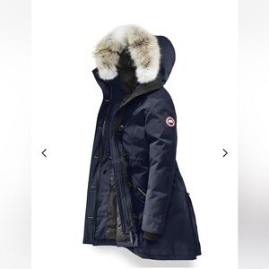 ✨ Canada Goose Women’s Rossclair Parka with Fur - Admiral Blue 2580L Medium